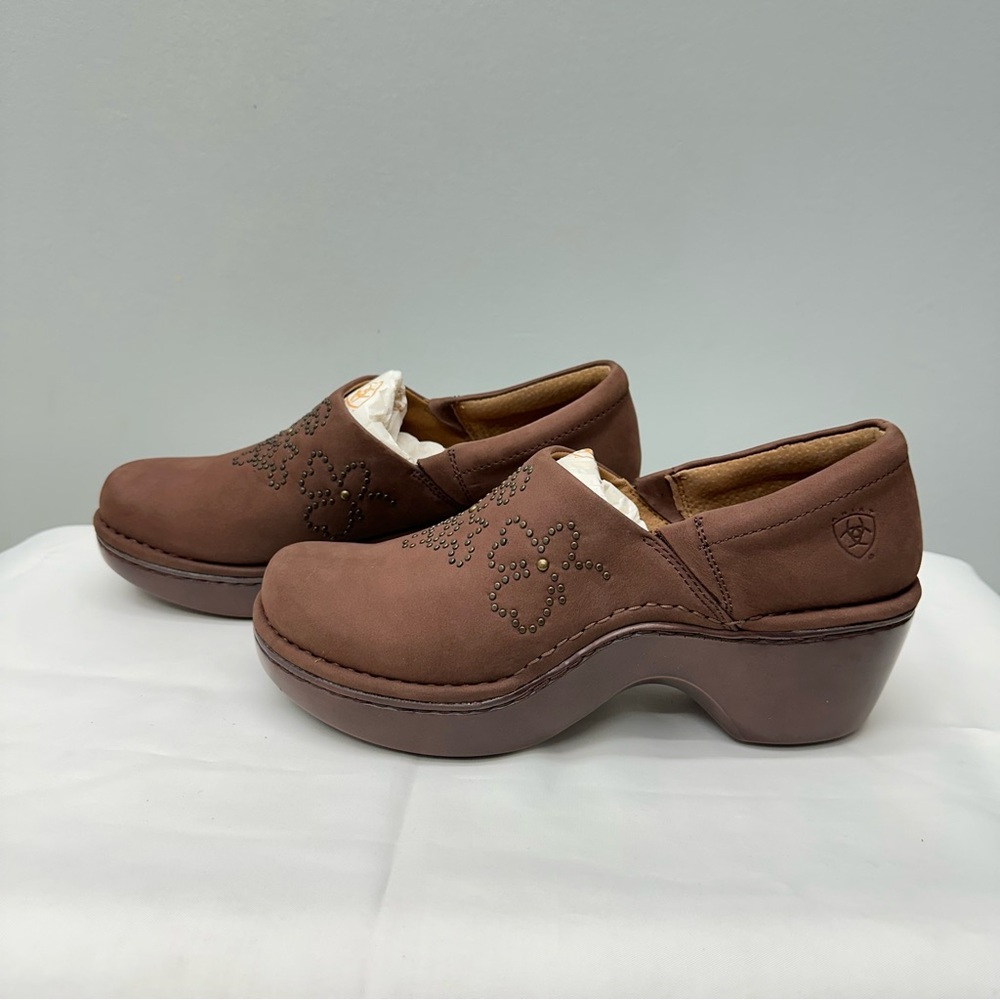 NWOT Ariat strathmore brown clogs with rhinestones women's 8.5 style 21203
